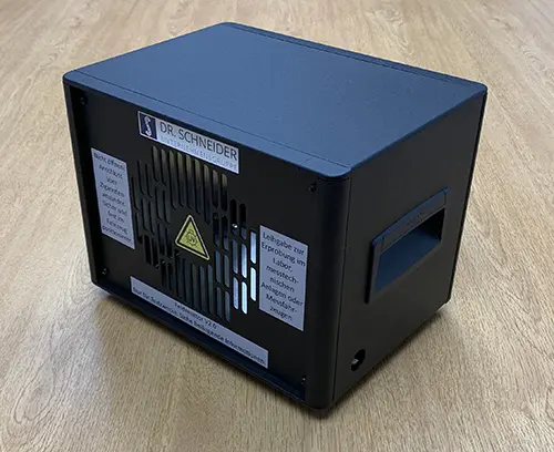 Kundenspezifisches Technomet gehäuse mit bedruckter Rückwand.