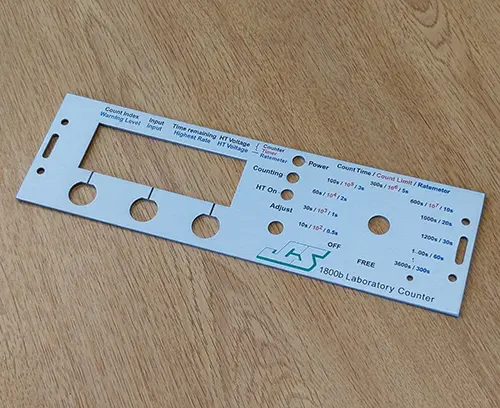 Digitaldruck auf Frontplatten.